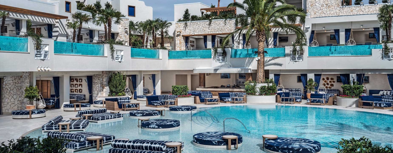 Palms Pool